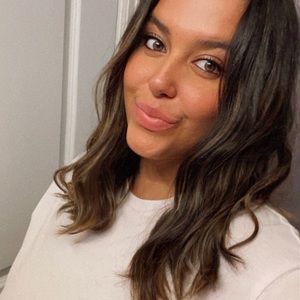 Meet your Posher, Danae